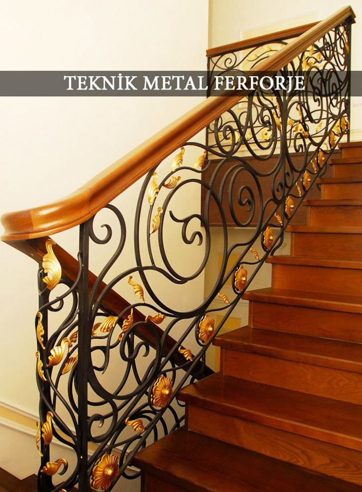 Altın Yaprak Süslemeli Merdiven Korkuluğu